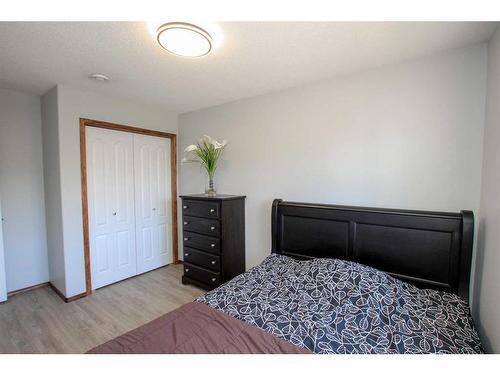 12D-32 Daines Avenue, Red Deer, AB - Indoor Photo Showing Bedroom