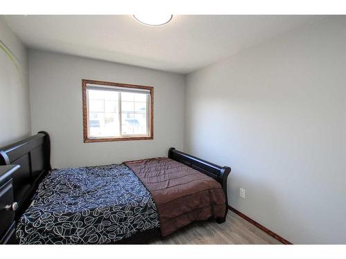 12D-32 Daines Avenue, Red Deer, AB - Indoor Photo Showing Bedroom