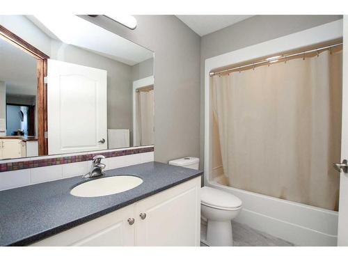 12D-32 Daines Avenue, Red Deer, AB - Indoor Photo Showing Bathroom