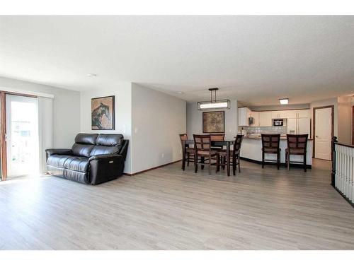 12D-32 Daines Avenue, Red Deer, AB - Indoor Photo Showing Living Room