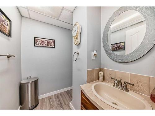 41 Edge Close, Red Deer, AB - Indoor Photo Showing Bathroom