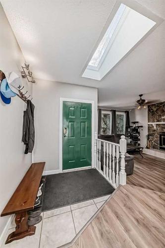 41 Edge Close, Red Deer, AB - Indoor Photo Showing Other Room