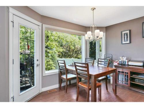 16 Oakwood Close, Red Deer, AB - Indoor Photo Showing Dining Room