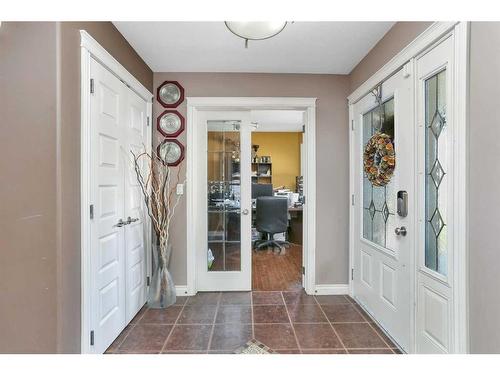 16 Oakwood Close, Red Deer, AB - Indoor Photo Showing Other Room