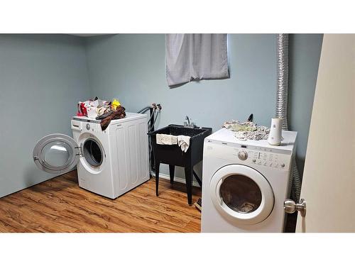 5114 Windsor Avenue, Coronation, AB - Indoor Photo Showing Laundry Room