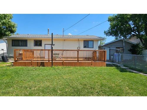 5114 Windsor Avenue, Coronation, AB - Outdoor With Deck Patio Veranda