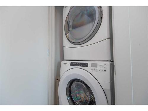 5416-2660 22, Red Deer, AB - Indoor Photo Showing Laundry Room