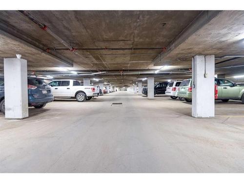 5416-2660 22, Red Deer, AB - Indoor Photo Showing Garage