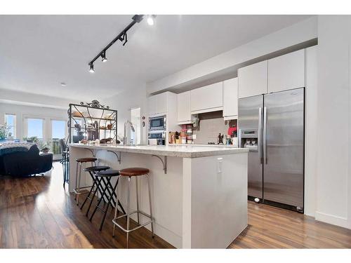 5416-2660 22, Red Deer, AB - Indoor Photo Showing Kitchen With Stainless Steel Kitchen With Upgraded Kitchen