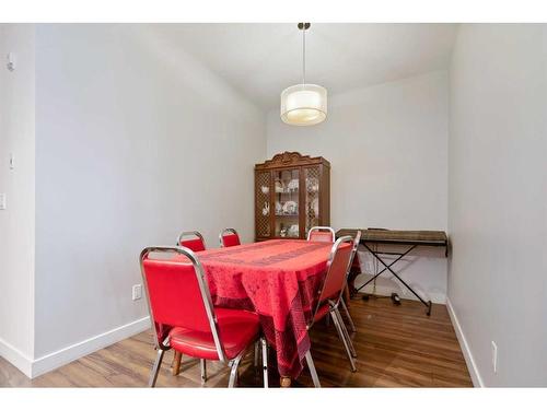 5416-2660 22, Red Deer, AB - Indoor Photo Showing Dining Room