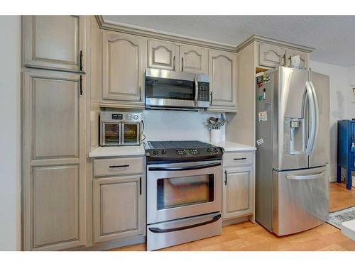 49 Chappel Drive, Red Deer, AB - Indoor Photo Showing Kitchen With Stainless Steel Kitchen