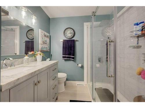 49 Chappel Drive, Red Deer, AB - Indoor Photo Showing Bathroom