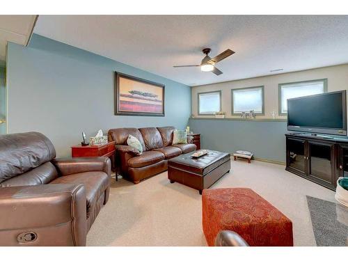 49 Chappel Drive, Red Deer, AB - Indoor Photo Showing Living Room