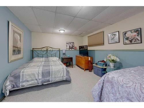 49 Chappel Drive, Red Deer, AB - Indoor Photo Showing Bedroom