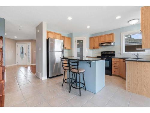 58 Sunset Harbour, Rural Wetaskiwin No. 10, County Of, AB - Indoor Photo Showing Kitchen