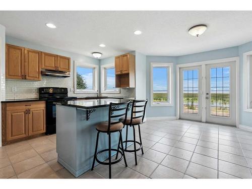 58 Sunset Harbour, Rural Wetaskiwin No. 10, County Of, AB - Indoor Photo Showing Kitchen