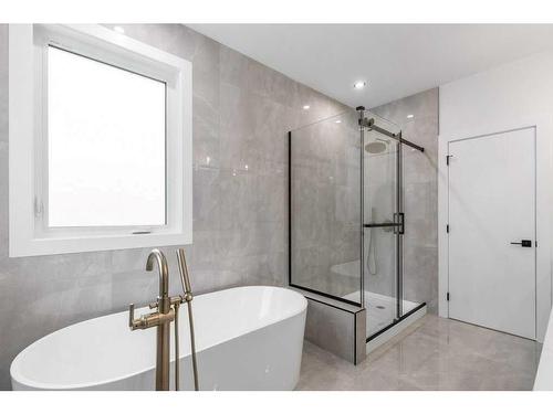 8504 148 Street Nw, Edmonton, AB - Indoor Photo Showing Bathroom