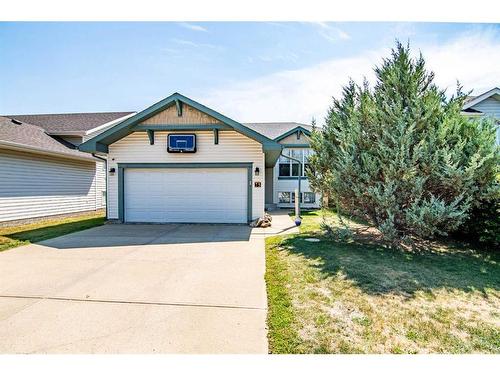 75 Kerr Close, Red Deer, AB - Outdoor