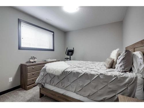 400 Timothy Drive, Red Deer, AB - Indoor Photo Showing Bedroom