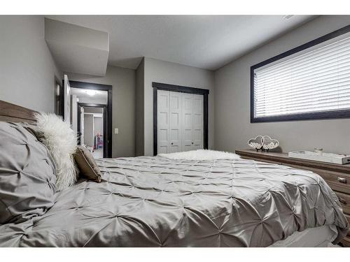 400 Timothy Drive, Red Deer, AB - Indoor Photo Showing Bedroom