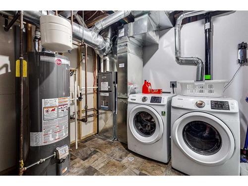 400 Timothy Drive, Red Deer, AB - Indoor Photo Showing Laundry Room