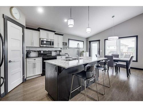 400 Timothy Drive, Red Deer, AB - Indoor Photo Showing Kitchen