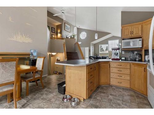 6604 55 Avenue, Camrose, AB - Indoor Photo Showing Kitchen