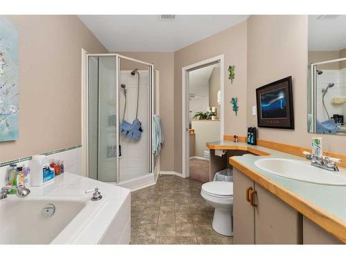 6604 55 Avenue, Camrose, AB - Indoor Photo Showing Bathroom