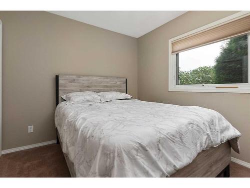 6604 55 Avenue, Camrose, AB - Indoor Photo Showing Bedroom