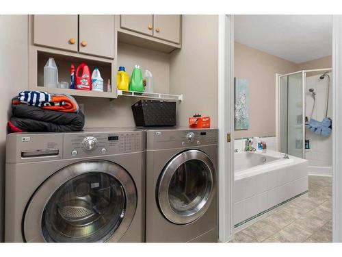 6604 55 Avenue, Camrose, AB - Indoor Photo Showing Laundry Room