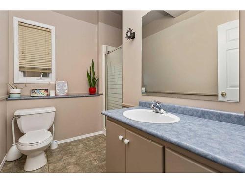 6604 55 Avenue, Camrose, AB - Indoor Photo Showing Bathroom