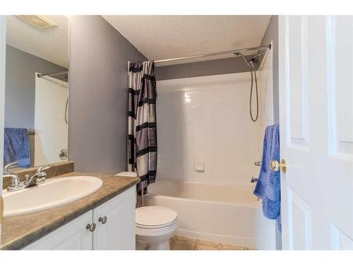 412-60 Lawford Avenue, Red Deer, AB - Indoor Photo Showing Bathroom