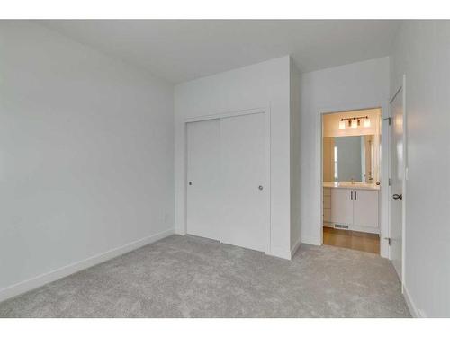 86-2117 81 Street Sw, Calgary, AB - Indoor Photo Showing Other Room