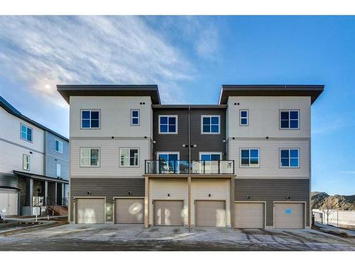 86-2117 81 Street Sw, Calgary, AB - Outdoor