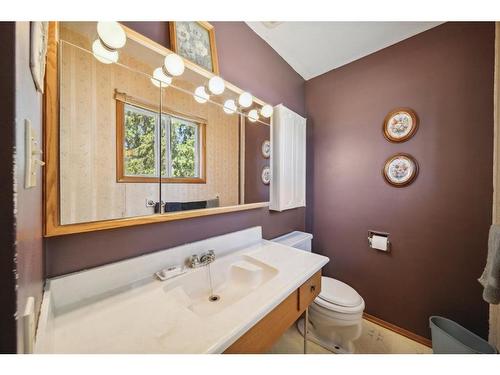 37550 C & E Trail, Rural Red Deer County, AB - Indoor Photo Showing Bathroom