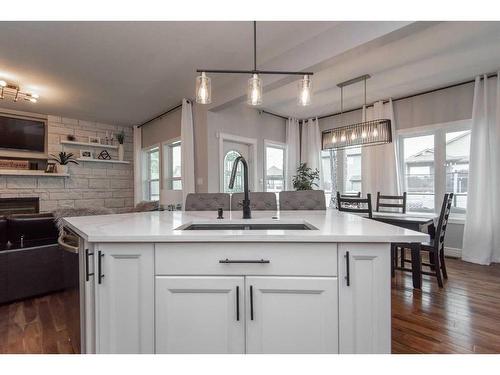 113 Weddell Crescent, Red Deer, AB - Indoor Photo Showing Kitchen With Upgraded Kitchen