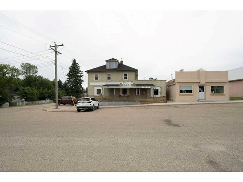 322 Main Street, Elnora, AB - Outdoor