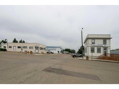 322 Main Street, Elnora, AB - Outdoor