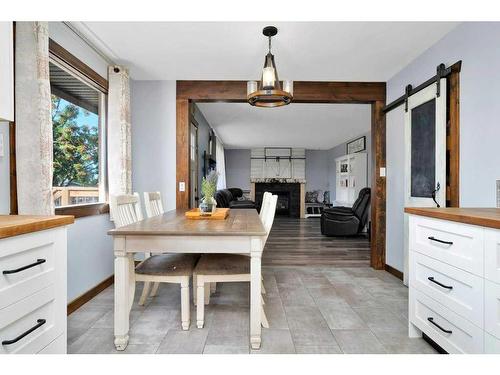 5208 52 Avenue, Eckville, AB - Indoor Photo Showing Dining Room