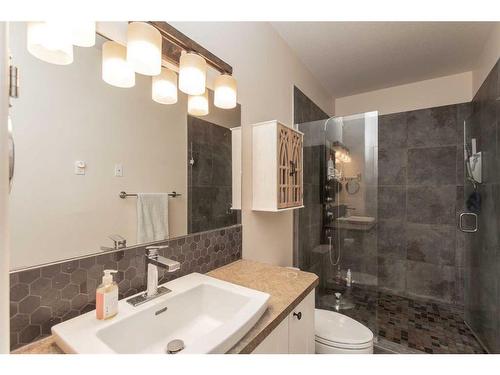 431 Summer Crescent, Rural Ponoka County, AB - Indoor Photo Showing Bathroom