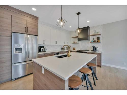 20 Ellington Crescent, Red Deer, AB - Indoor Photo Showing Kitchen With Double Sink With Upgraded Kitchen