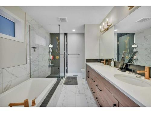 20 Ellington Crescent, Red Deer, AB - Indoor Photo Showing Bathroom