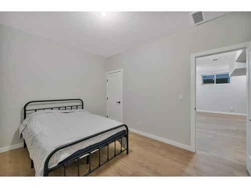 20 Ellington Crescent, Red Deer, AB - Indoor Photo Showing Bedroom