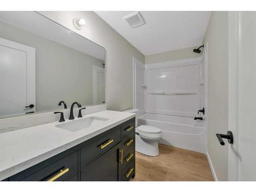 20 Ellington Crescent, Red Deer, AB - Indoor Photo Showing Bathroom