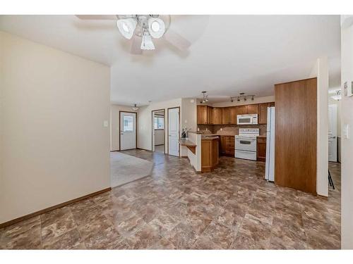 14-100 Legacy Lane, Rimbey, AB - Indoor Photo Showing Kitchen