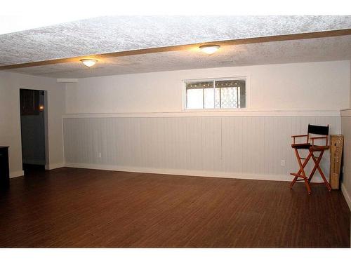 214 8 Avenue Ne, Sundre, AB - Indoor Photo Showing Other Room