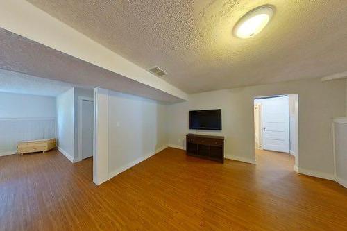 214 8 Avenue Ne, Sundre, AB - Indoor