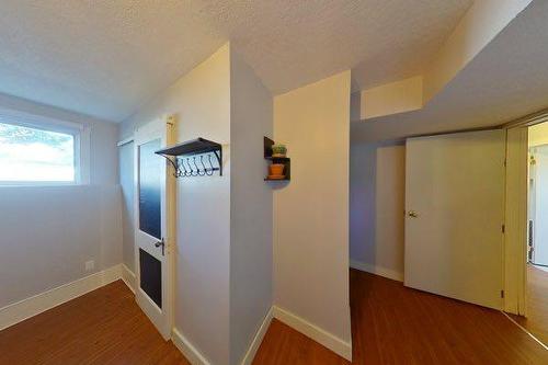 214 8 Avenue Ne, Sundre, AB - Indoor Photo Showing Other Room