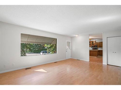 4405 66 Street, Camrose, AB - Indoor Photo Showing Living Room