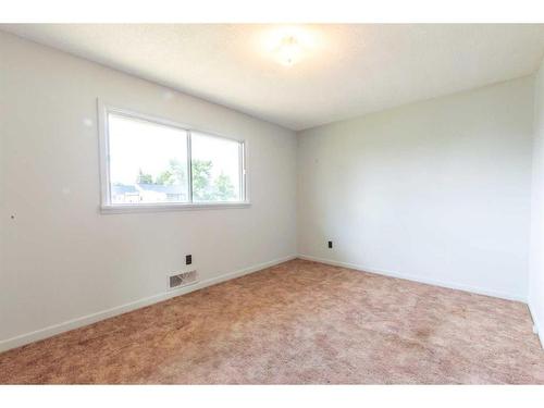 4607 54 Street, Stettler, AB - Indoor Photo Showing Other Room